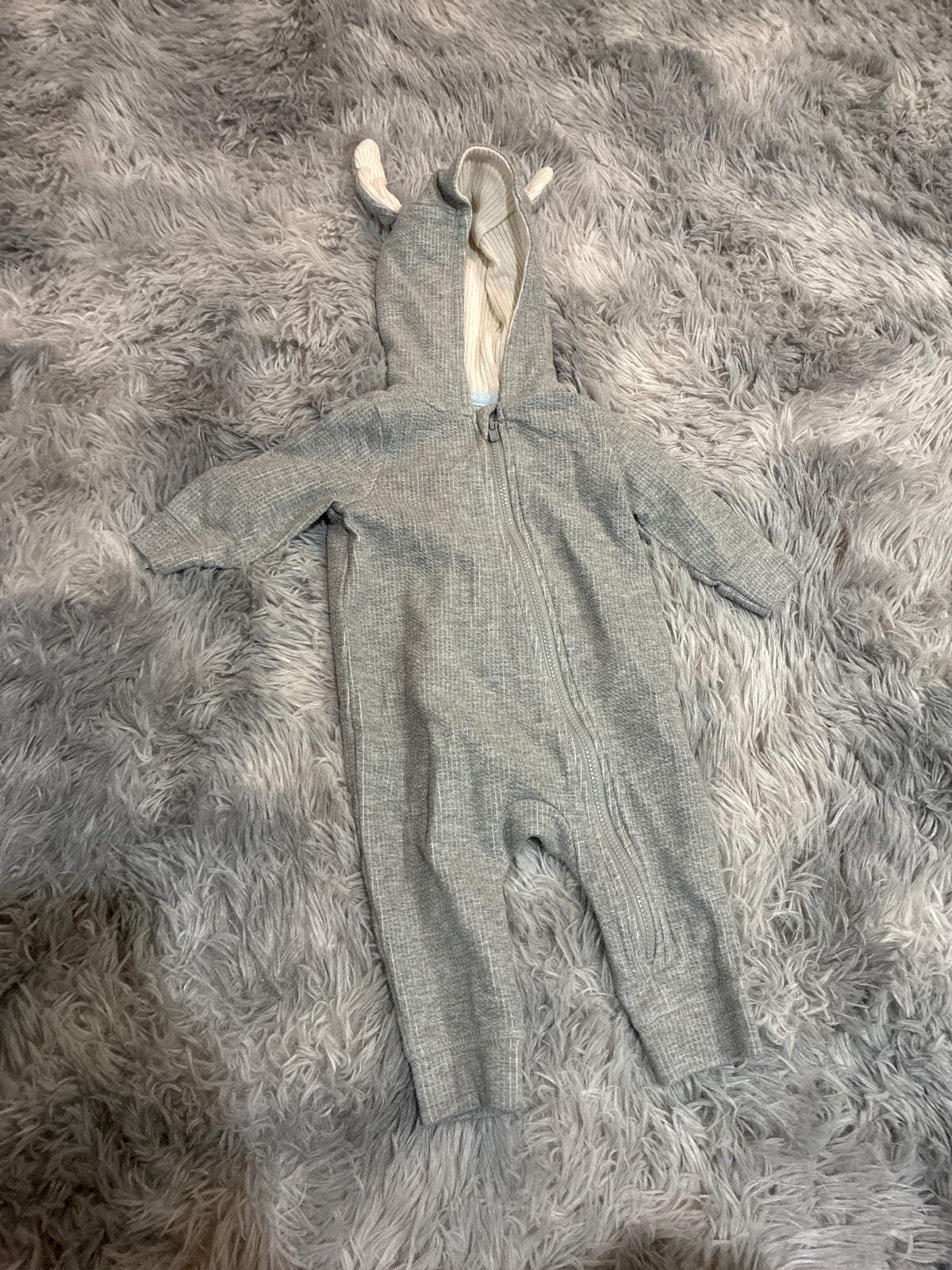 SCO46-Bunny hooded onesie outfit-gender neutral-0-3 months- light gray