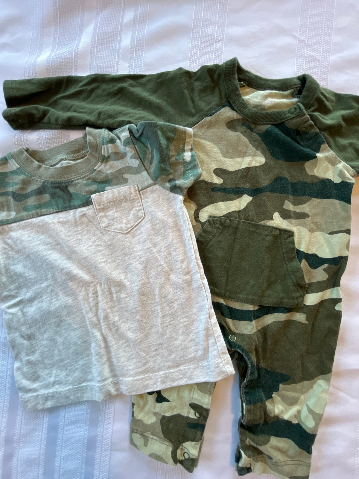 #43 Boys 3-6 mo camo shirt and LS romper EUC