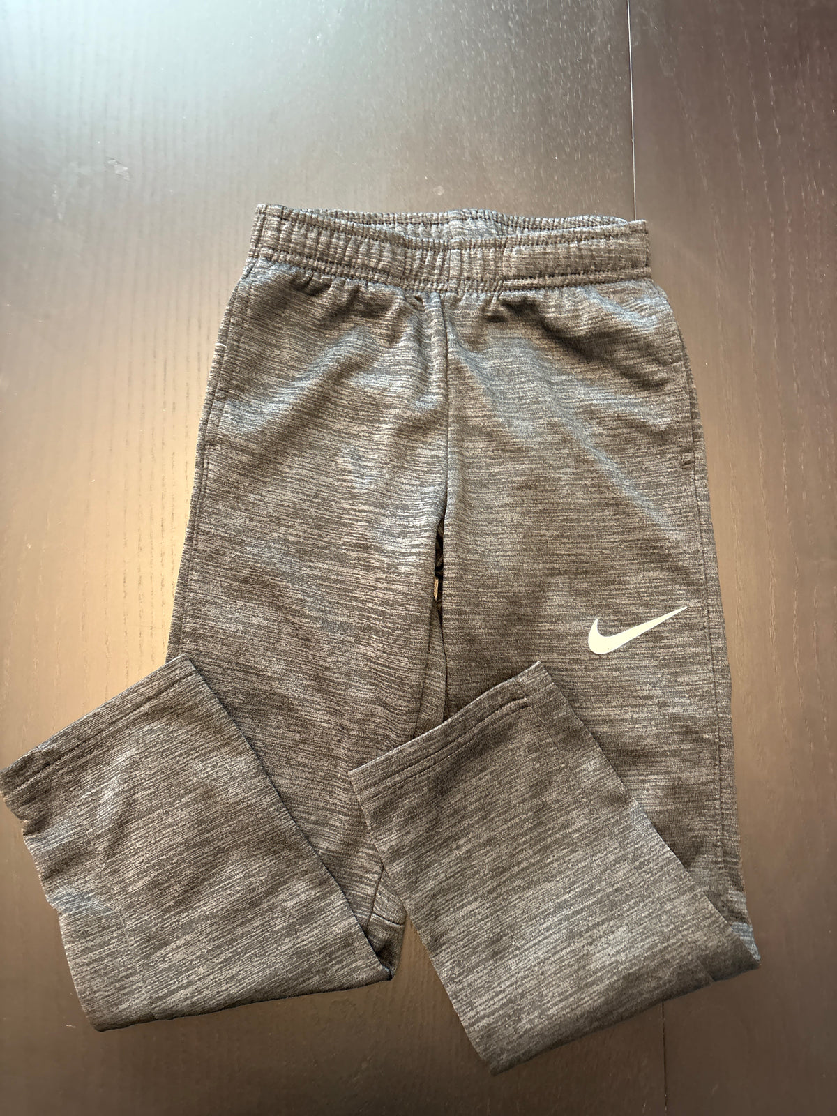 #166 boys Nike sz7 sweatpants