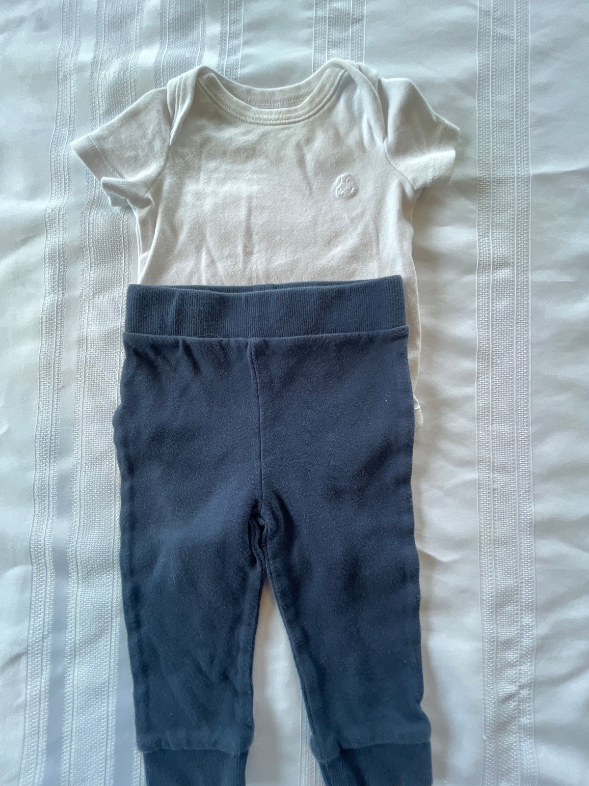 #43 Boys 3-6 mo 2 piece outfit VGUC