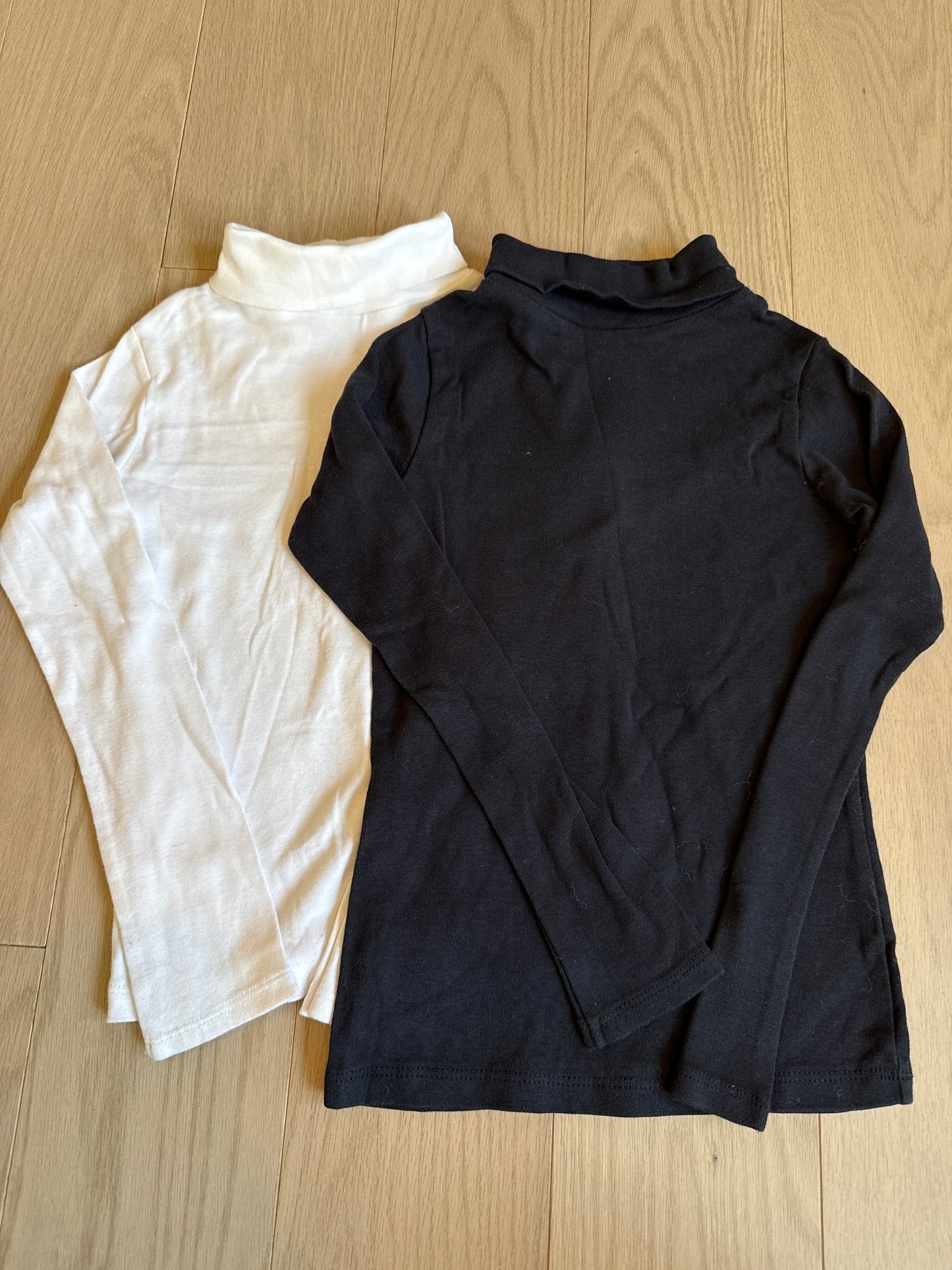 Seller #216 Boys or girls Carters turtlenecks, sz 6 NWOT