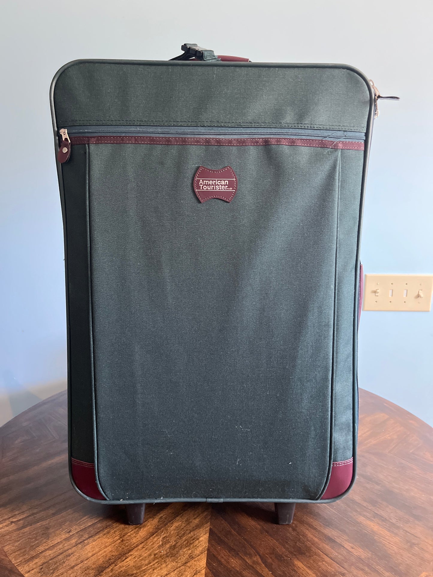 #29 Luggage Large size VGUC