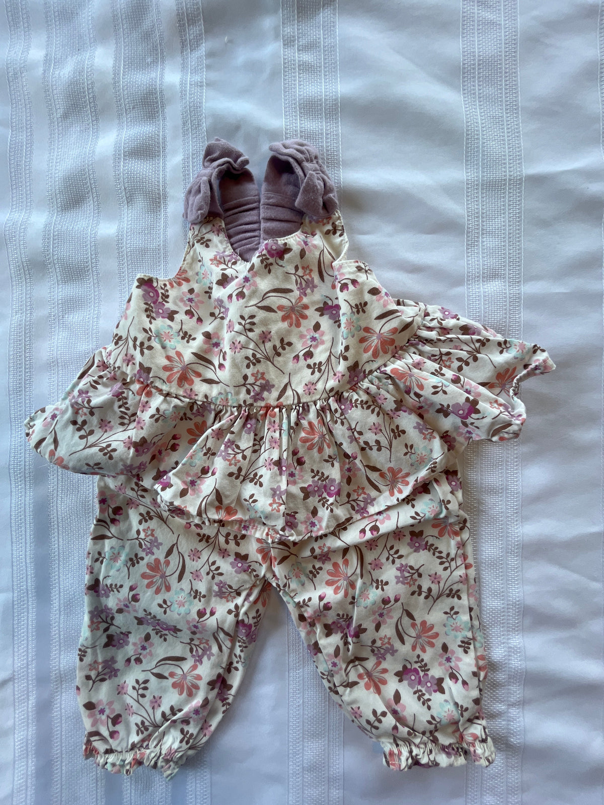 #43 Girls 3-6 mo 2 piece outfit EUC
