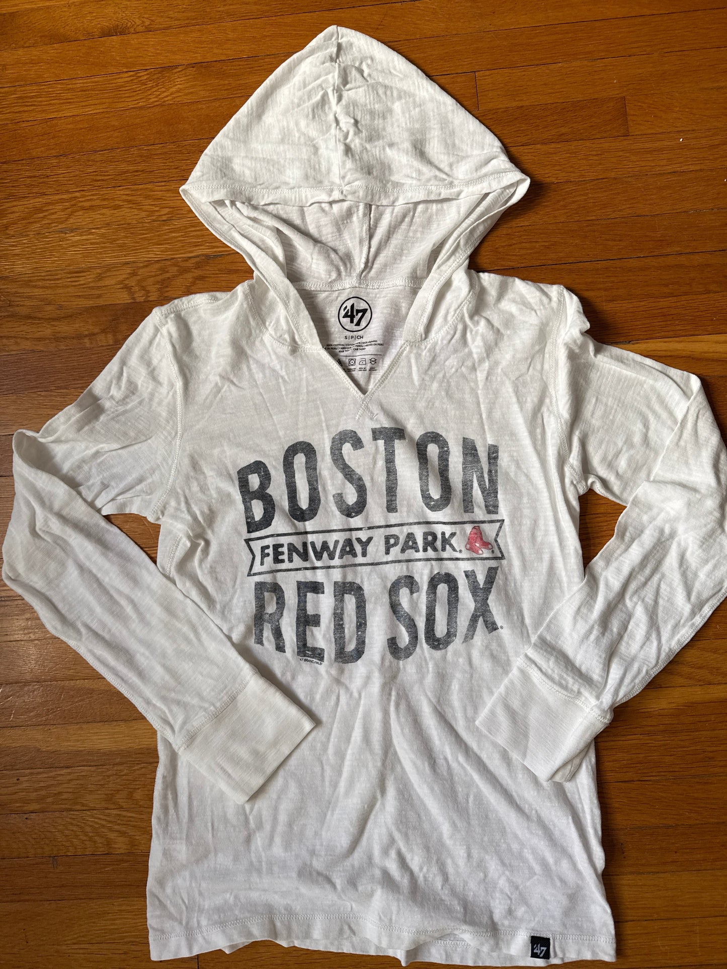 Seller #127 Women’s Boston Red Sox hooded long sleeve size small