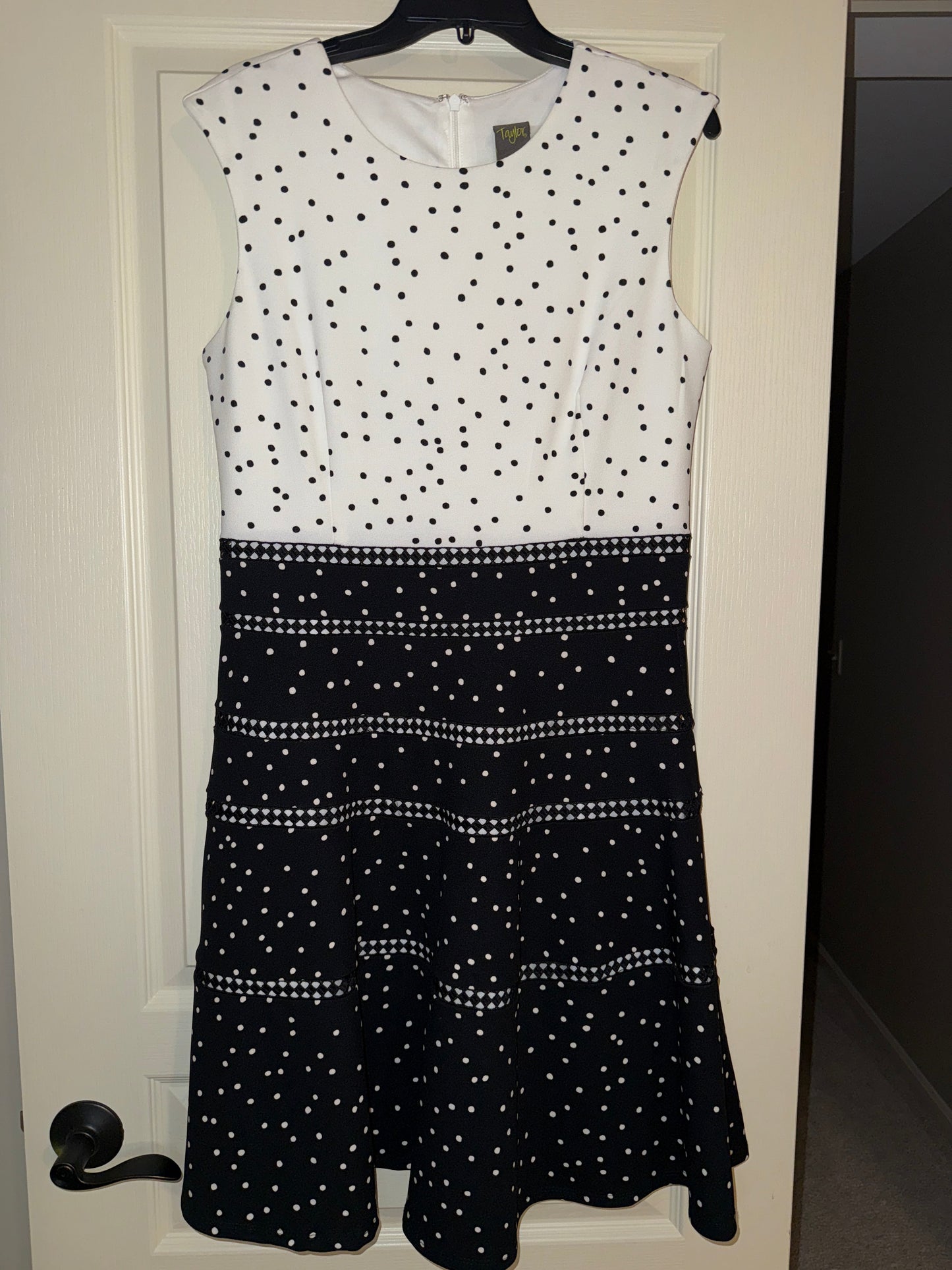 Seller #216, Women’s Taylor black and white dress, sz 12 EUC