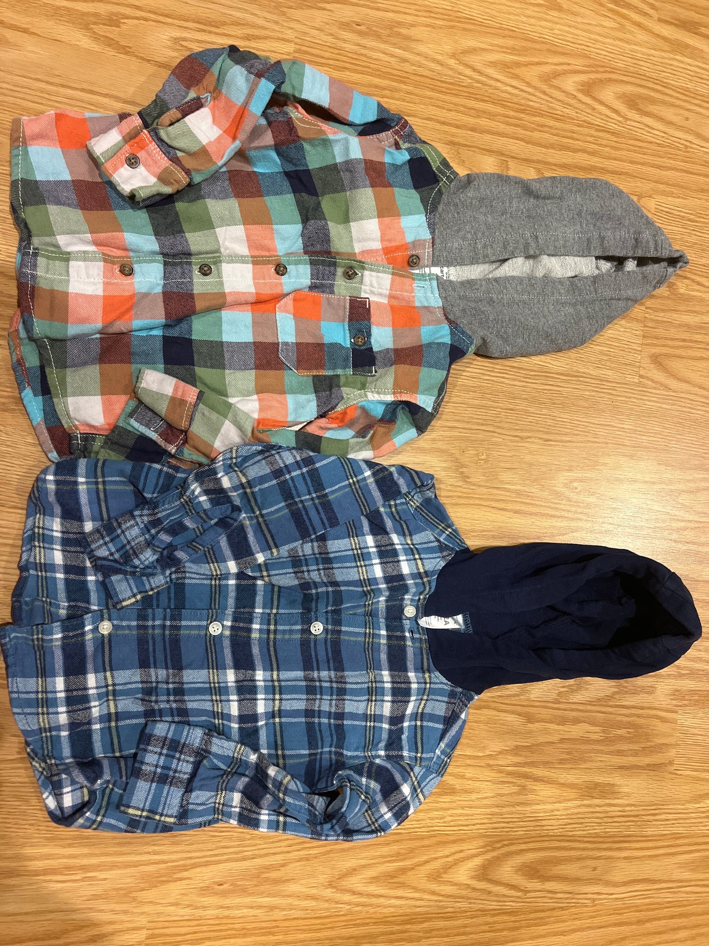 178 Carters 2t boys hooded flannel button downs VGUC