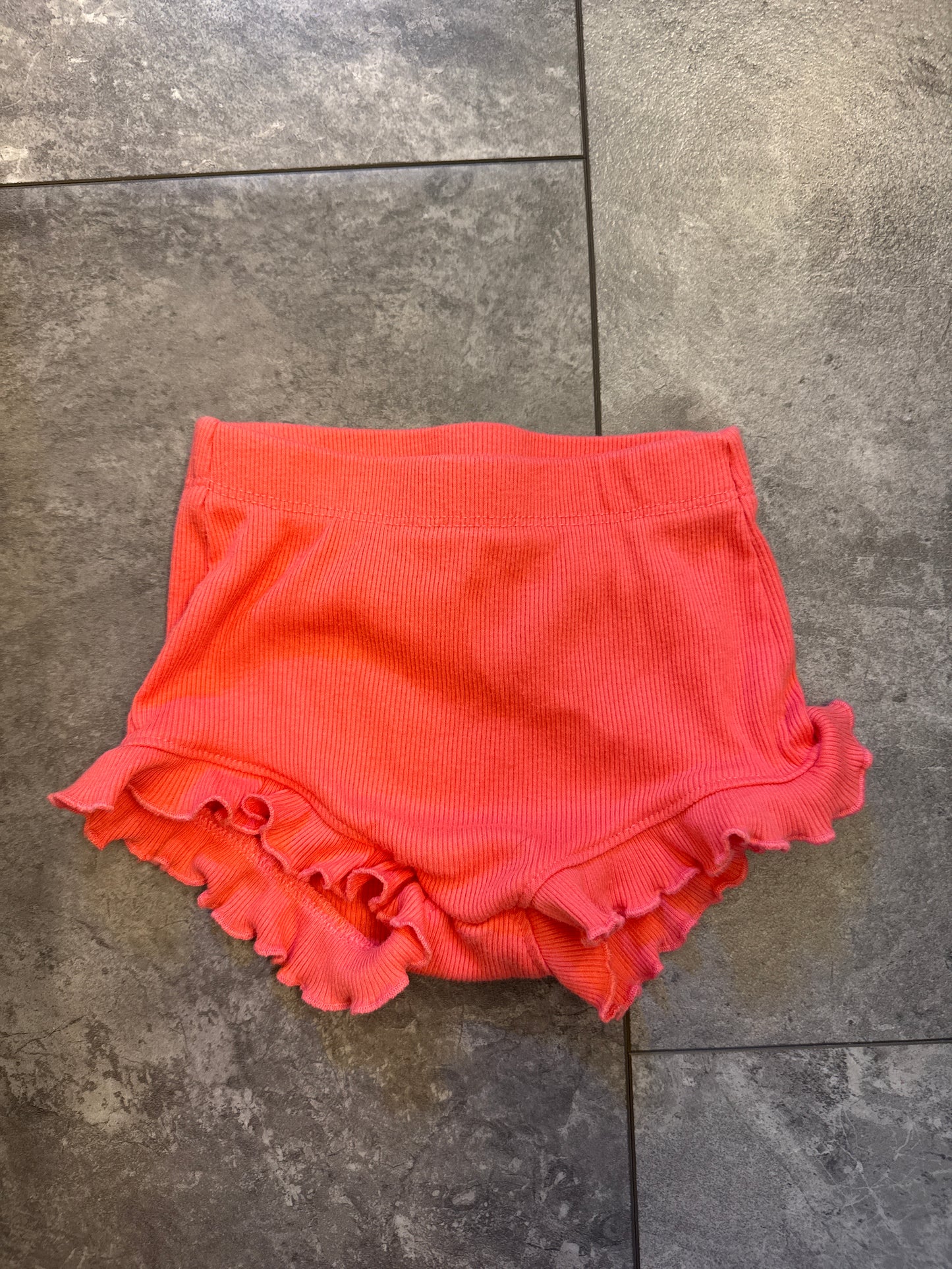 #149 Girls 18m jumping beans ruffle shortd