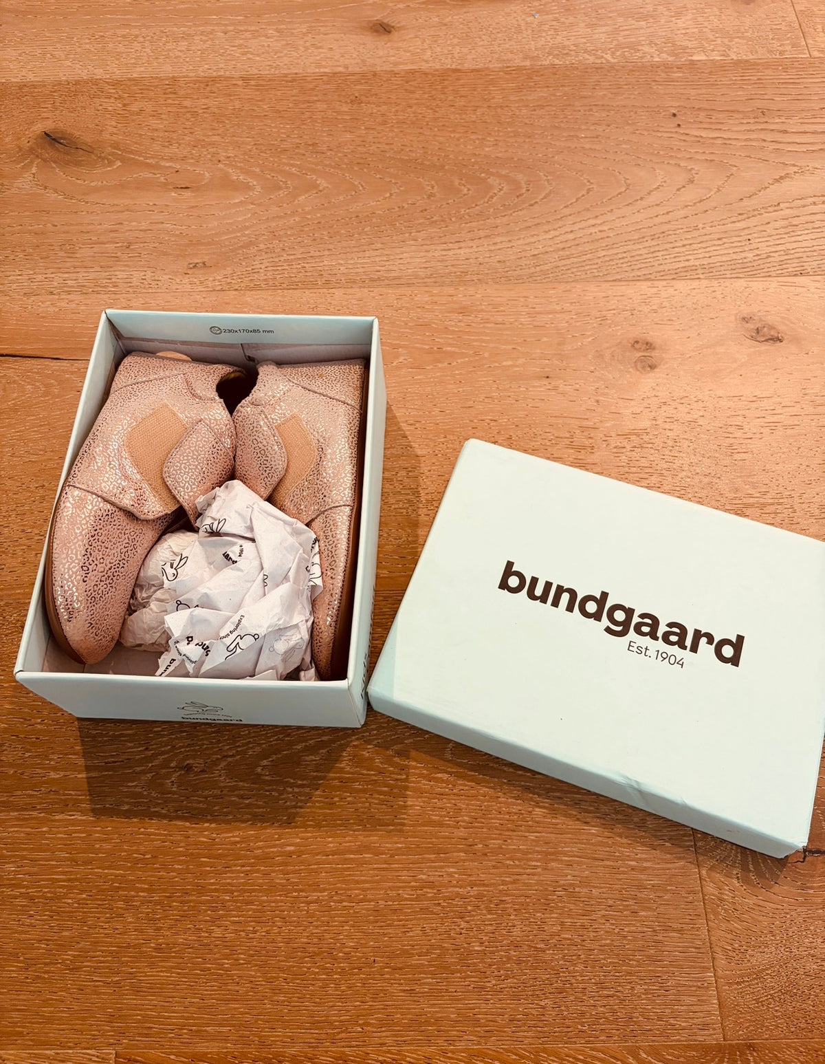 Seller #193 NEW-IN-BOX Bundgaard Girls Size 31/13.5 Minimalist Barefoot Leather Indoor/Outdoor Velcro Rose Gold Leopard Shoes (Retailed for $50!)