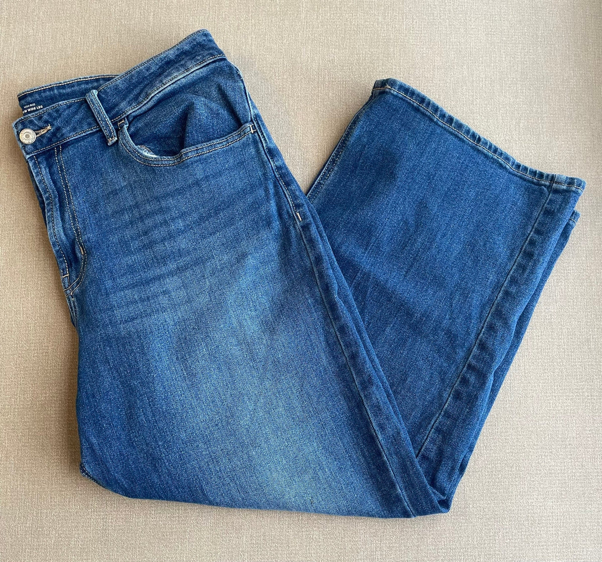 Seller #12 | Old Navy | High-rise Wow Wide Leg Jean | EUC | Size 16