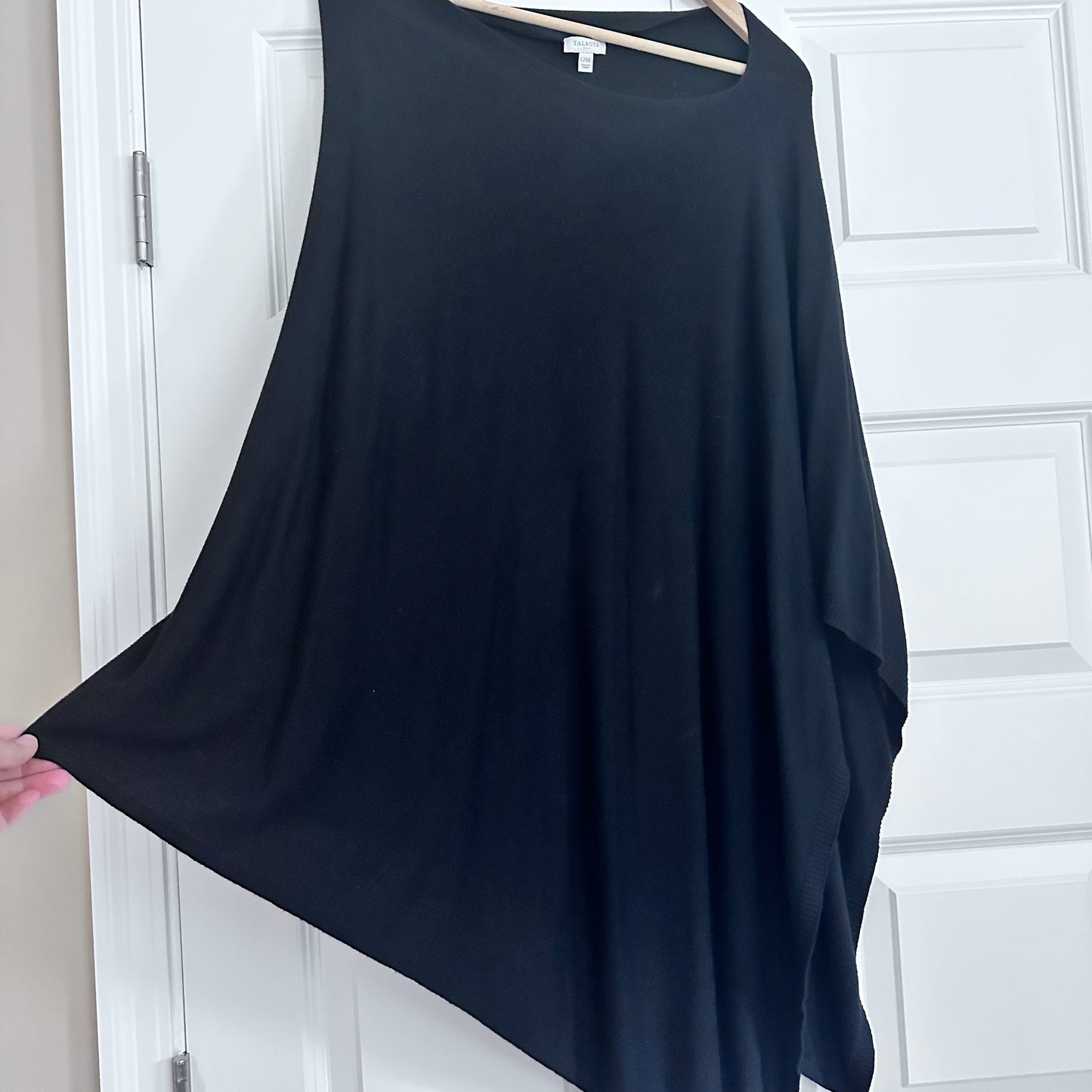 Seller #147 | Women’s Talbot L/XL poncho sweater