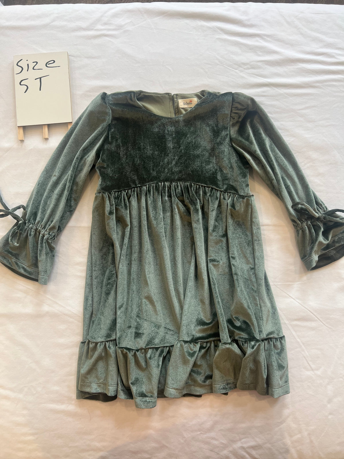 #24 5t Tullabee velvet green dress