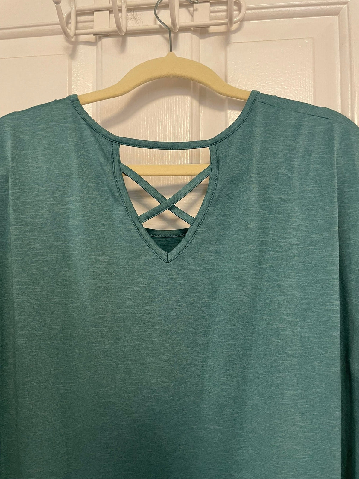 (REDUCED) Seller #12 | Tuff Athletics | Teal Workout, Longer Length Tunic with Crisscross Back Detail | VGUC | Size XXL