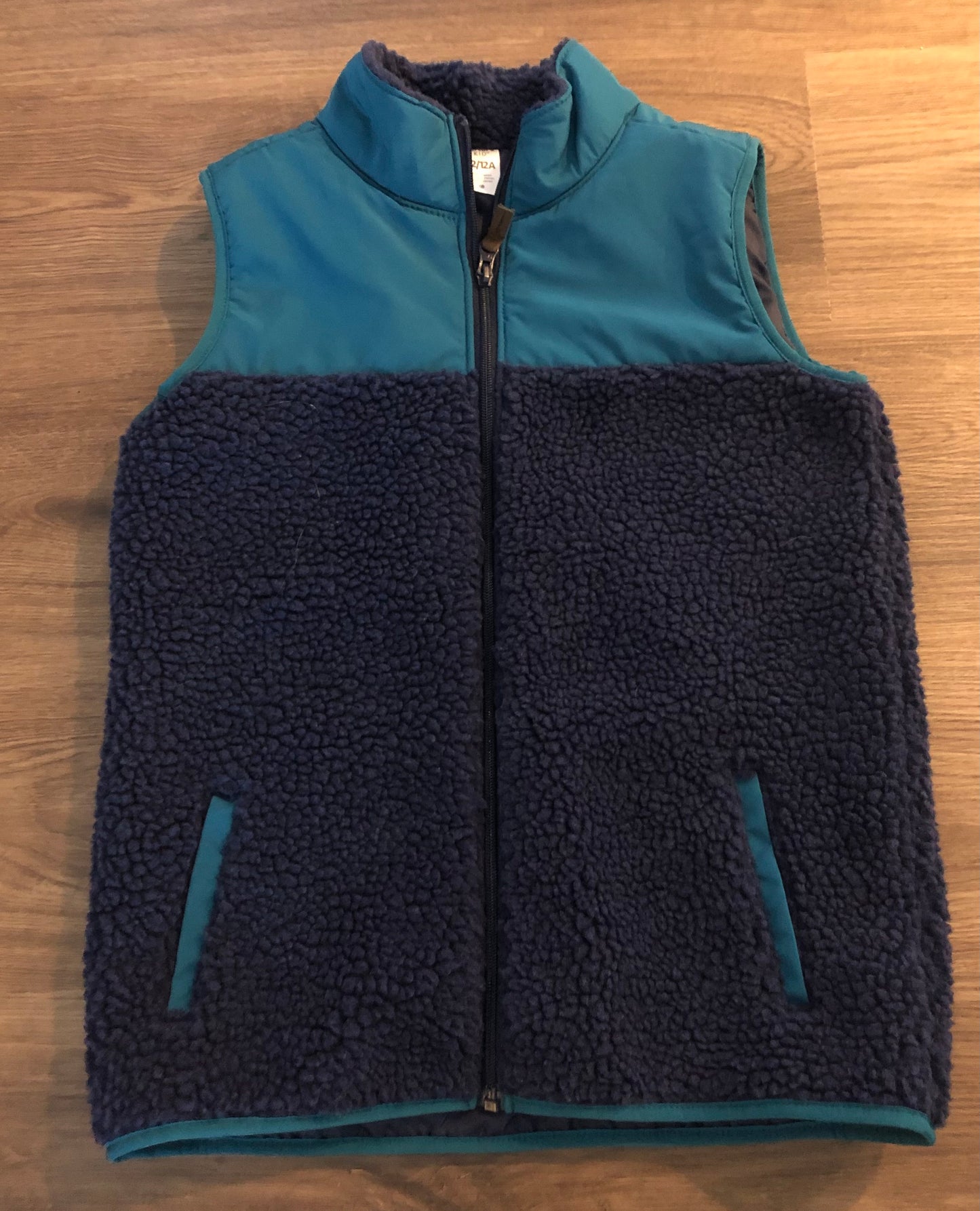 #82 Carters kid vest boys size 12