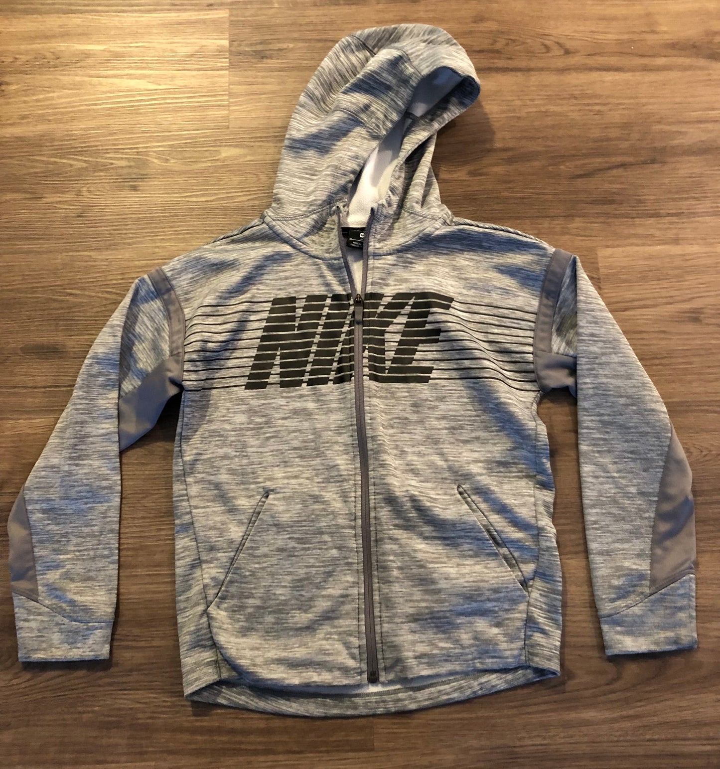 #82 Nike jacket boys medium