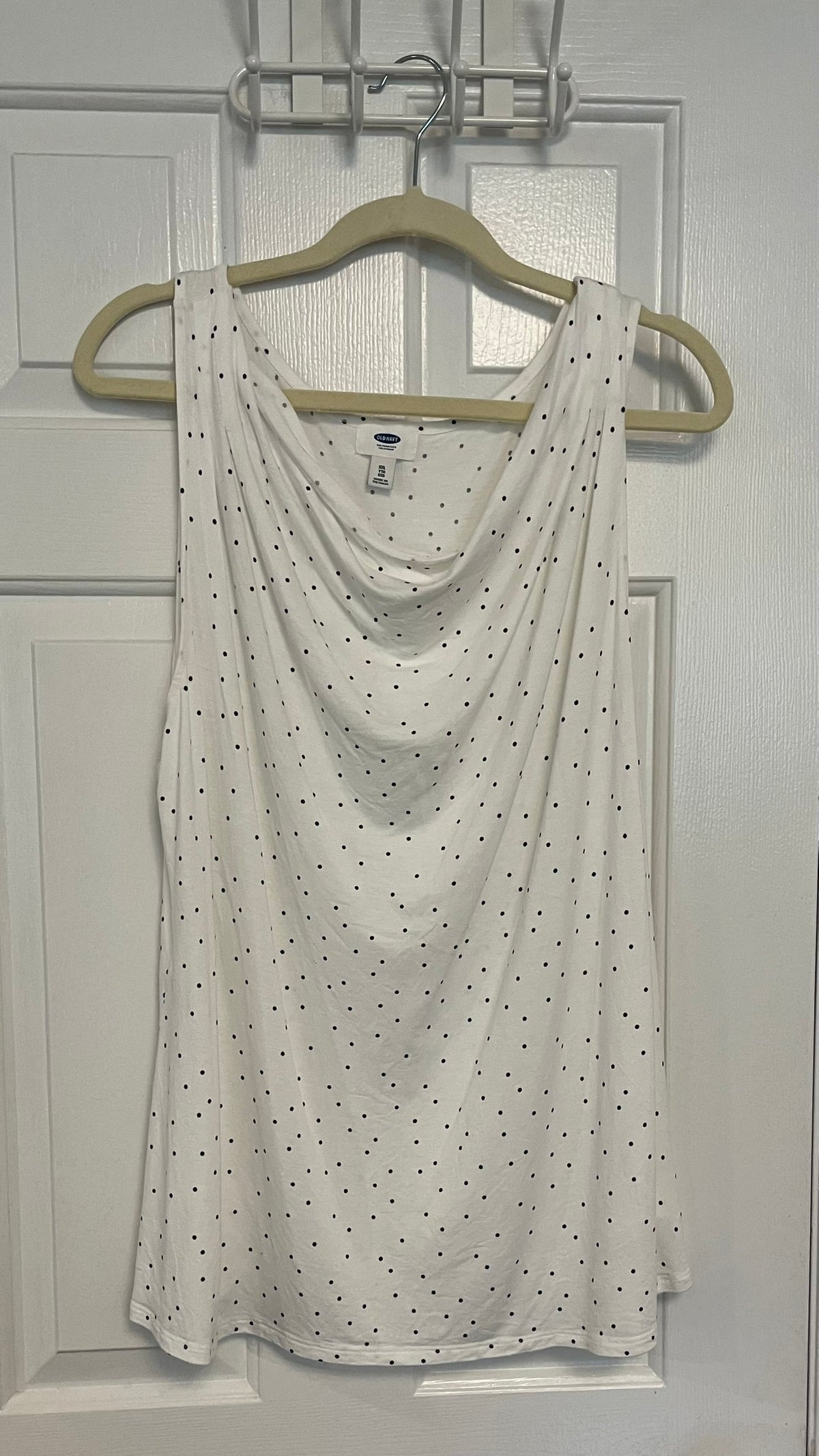 Seller #12 | Old Navy White with Black Polka Dots LUx Tank | VGUC | Size XXL
