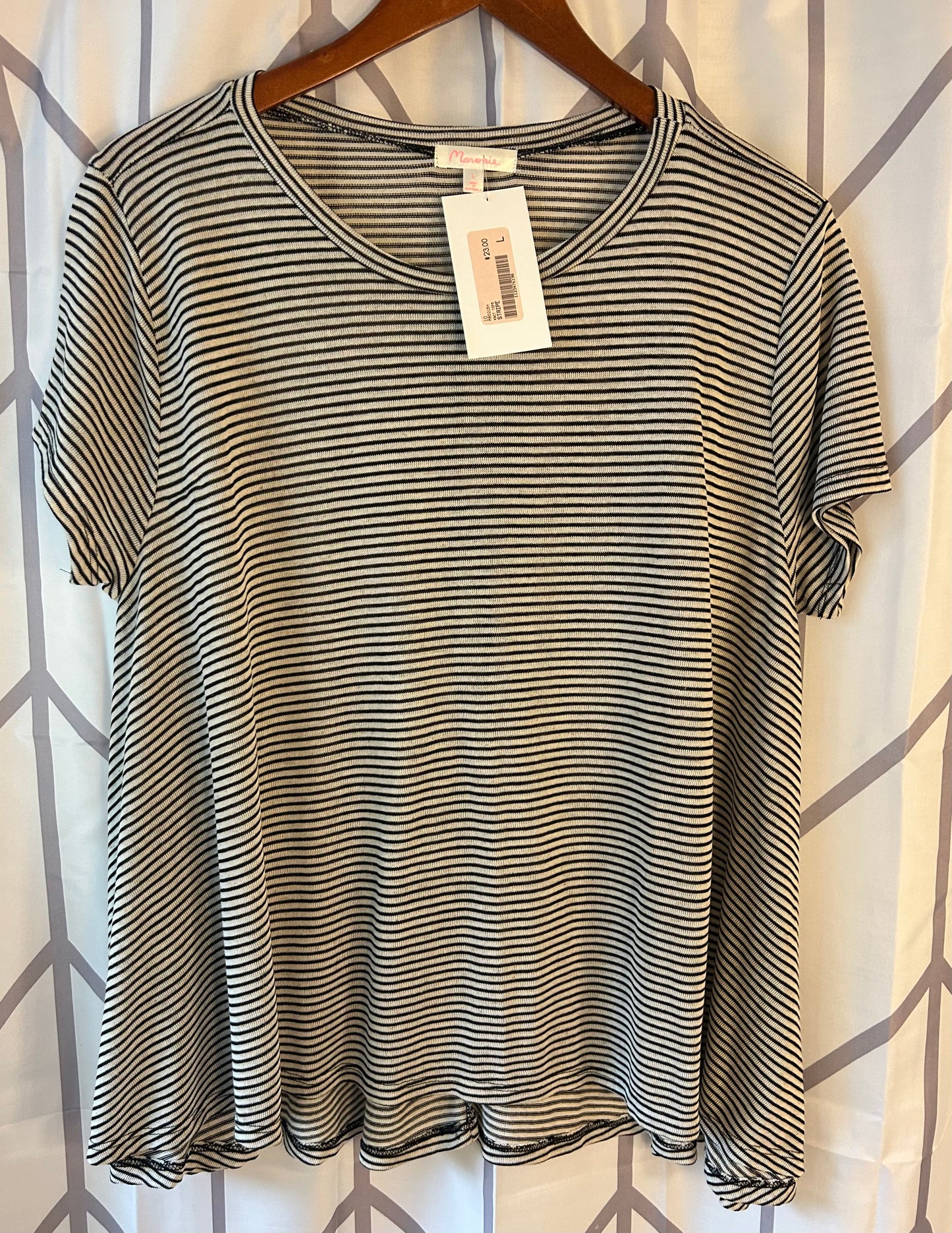 #18 NWT black white stripe tee women’s large