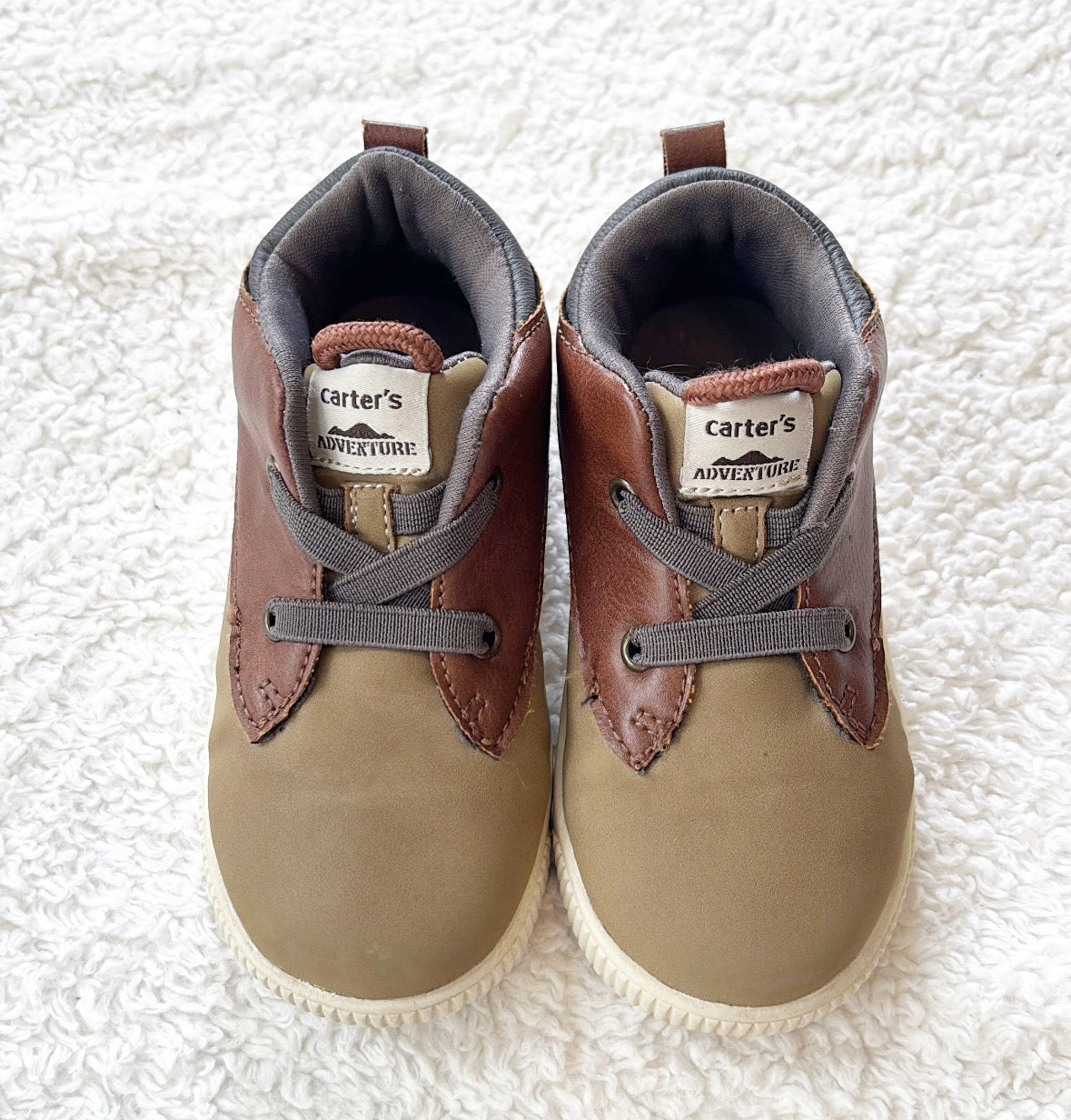 #58 Carters Boys Size 8 Brown Willis High Top Shoes