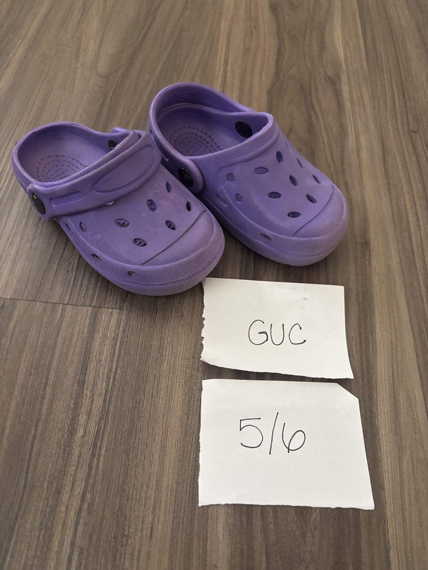 #138 - 5/6T - GUC Purple Crocs - PU 45236