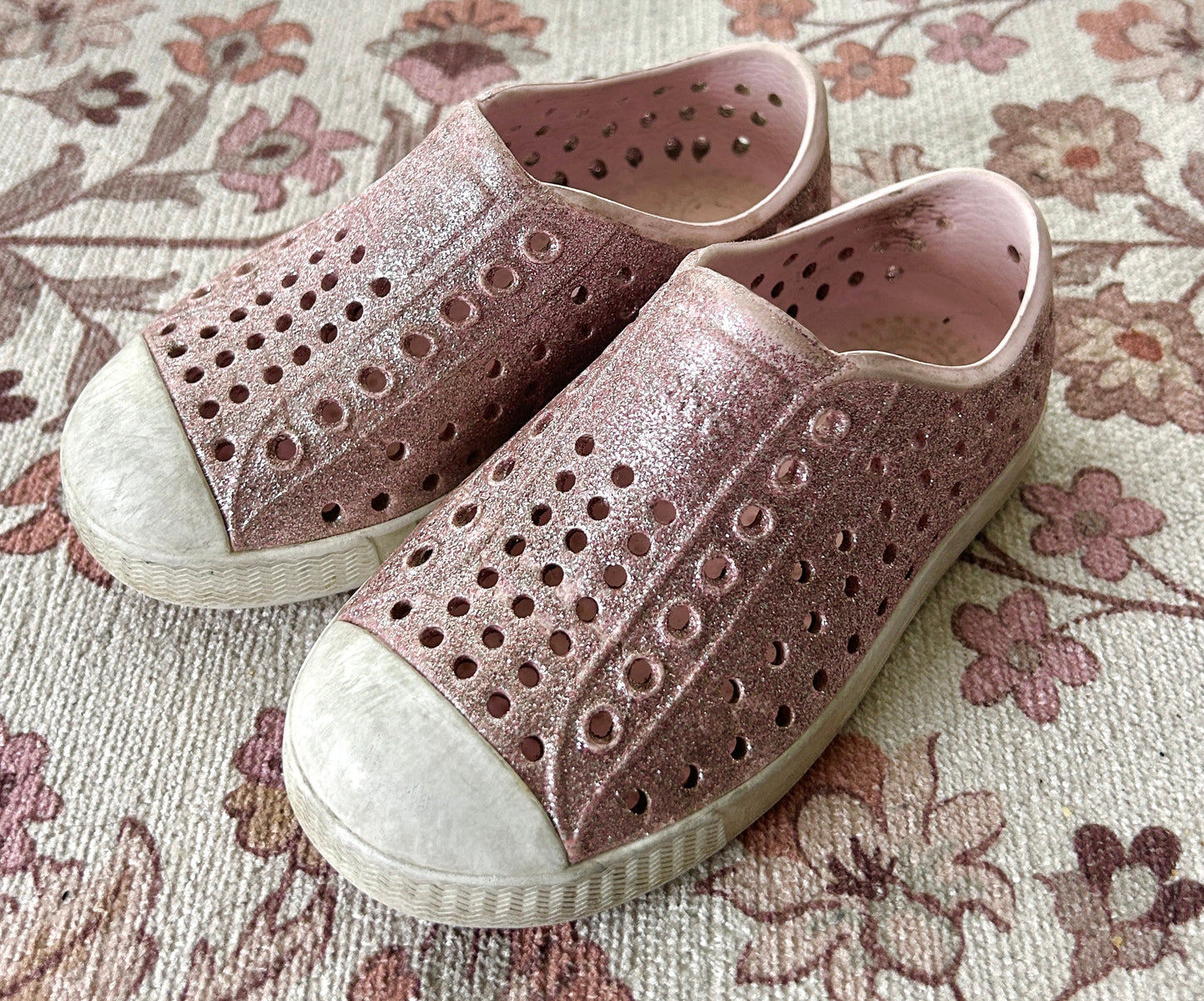 #15 Native 8c Pink Sparkly Jefferson Shoes