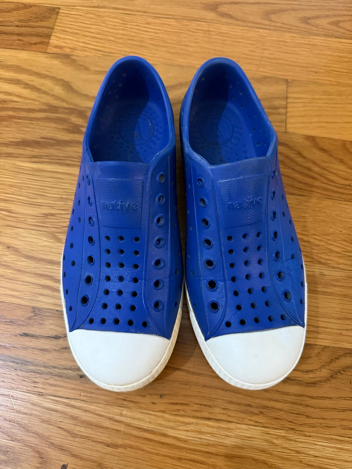 Seller #152 - royal blue boys Natives size J2