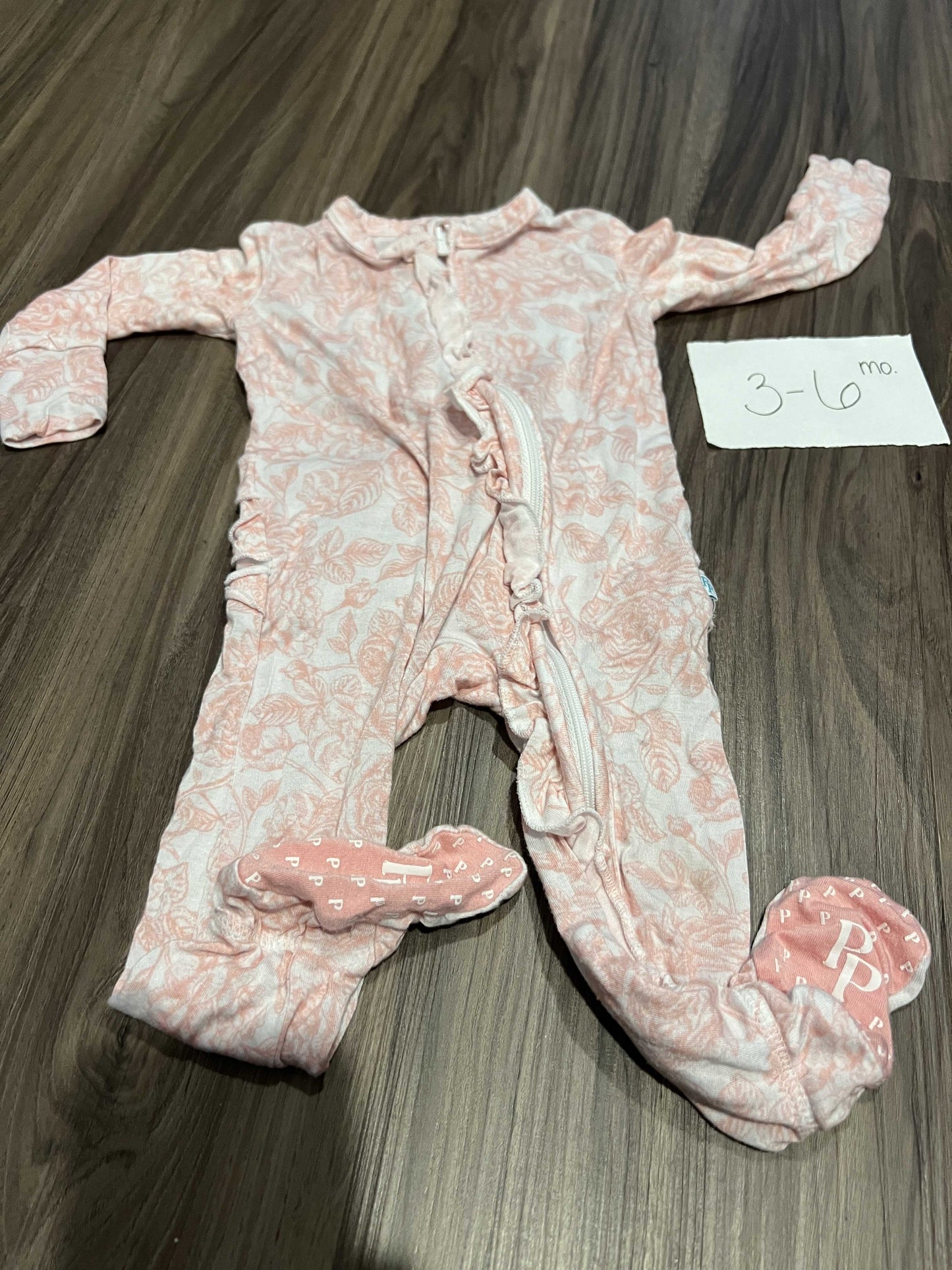 #77 - 3-6 Mo - EUC Posh Peanut - Martina Zippy