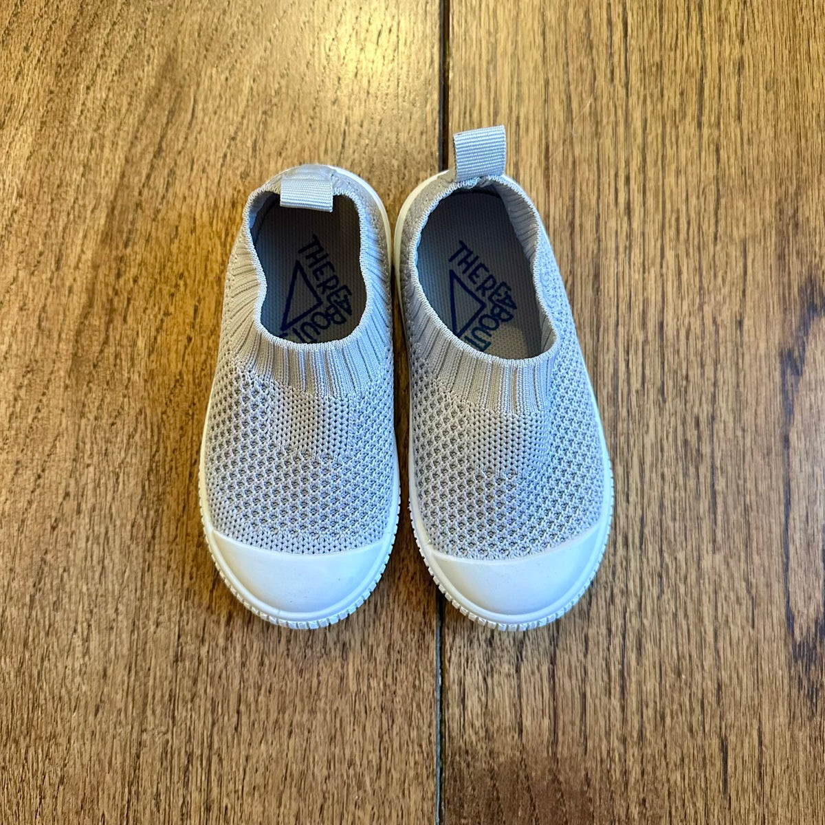 #113 NWOT Boys Thereabouts Royal Gray Slip on Shoes, size 6