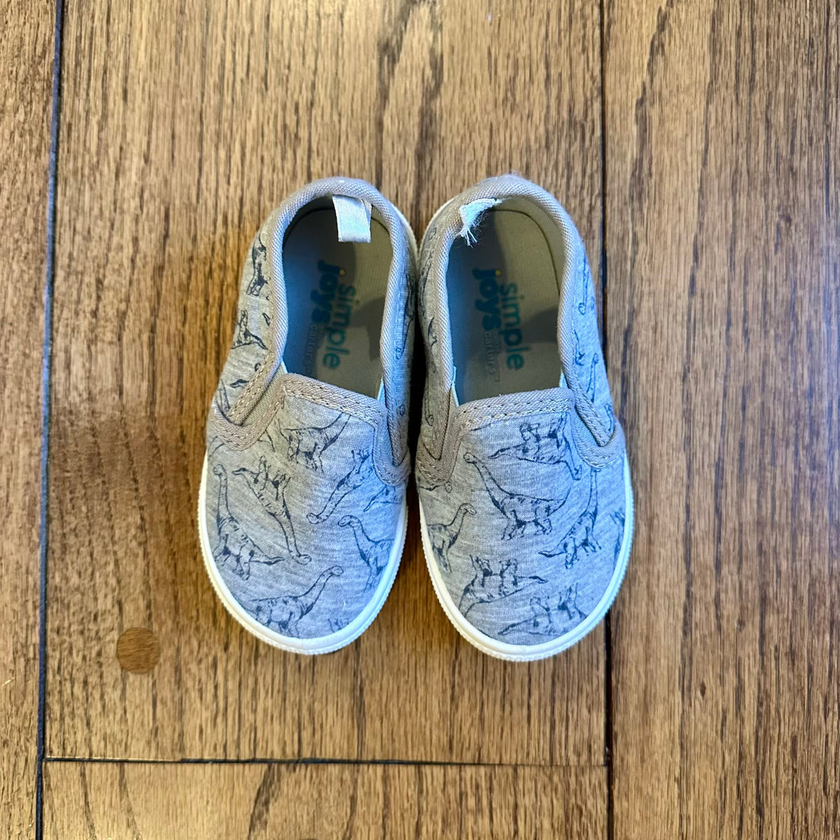 #113 GUC Boys Carters Gray Dinosaur Slip on Shoes, size 7
