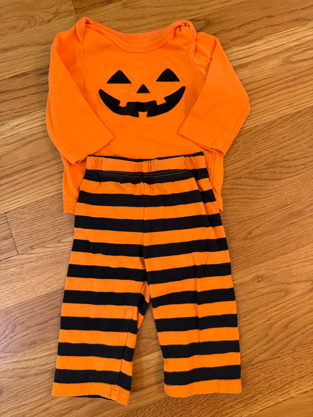 Seller #152 - size 0-3 months jack-o-lantern outfit