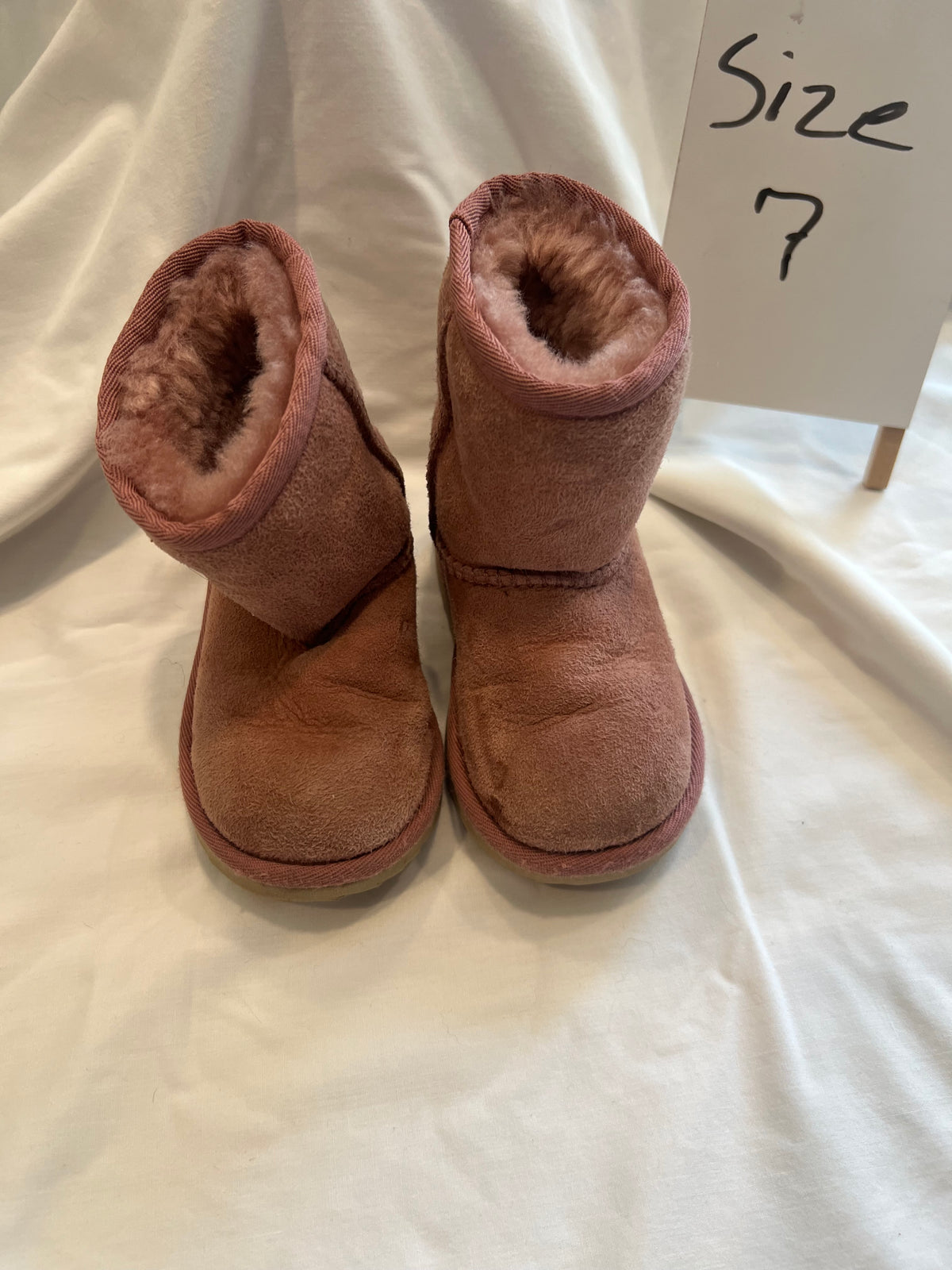 #24 size 7 Ugg boots