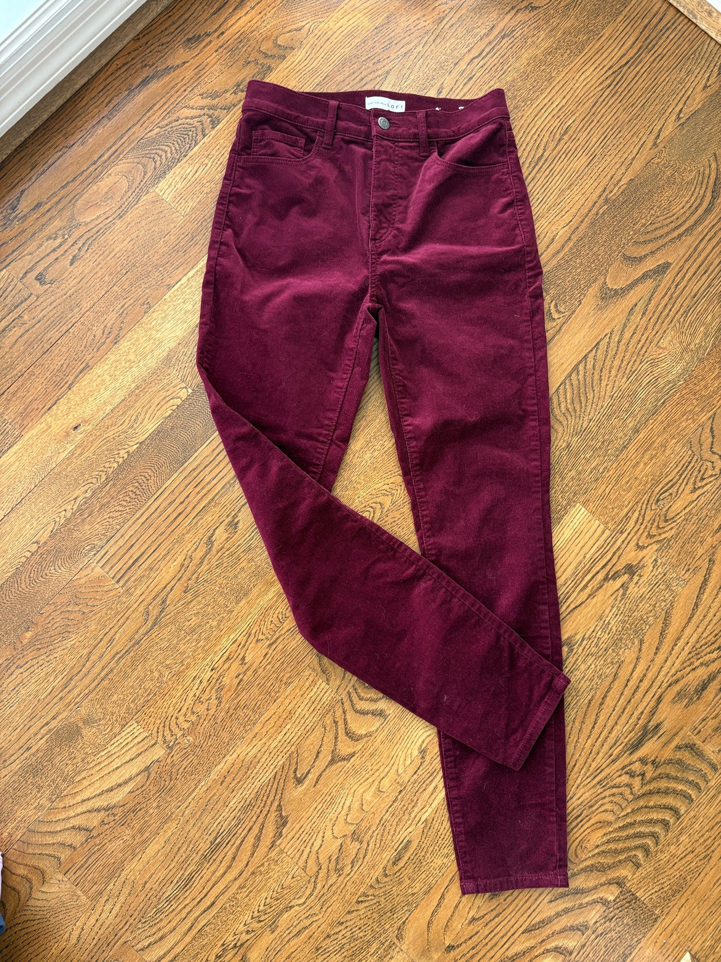 #103 • Women's • 26 (2) • Loft • Burgundy Corduroys NWOT
