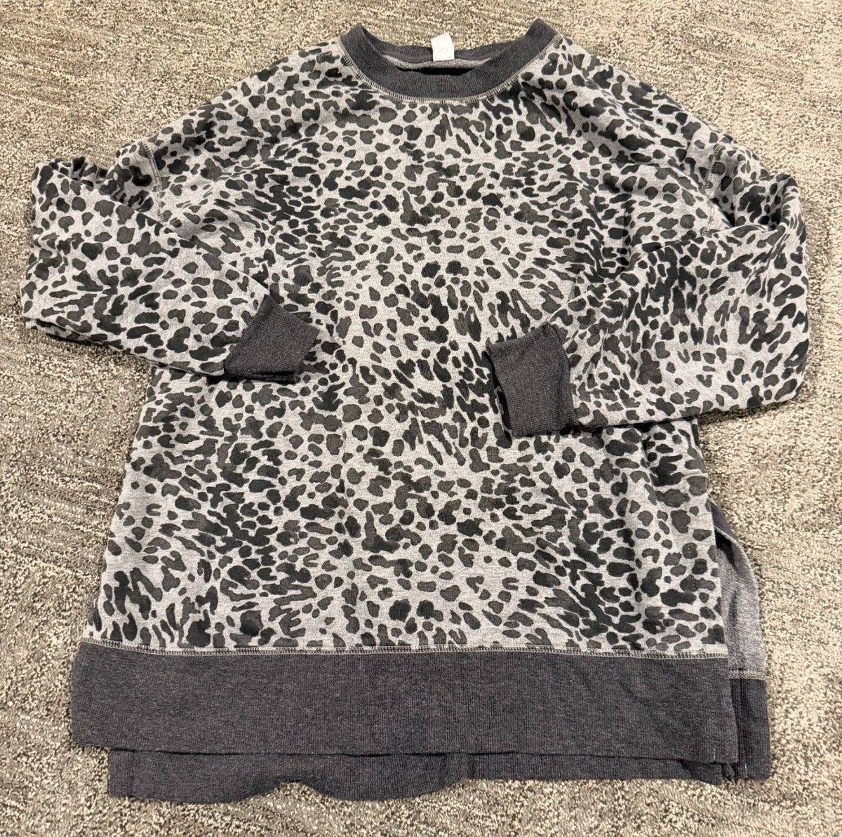#133 Womens grey old navy sweatshirt S