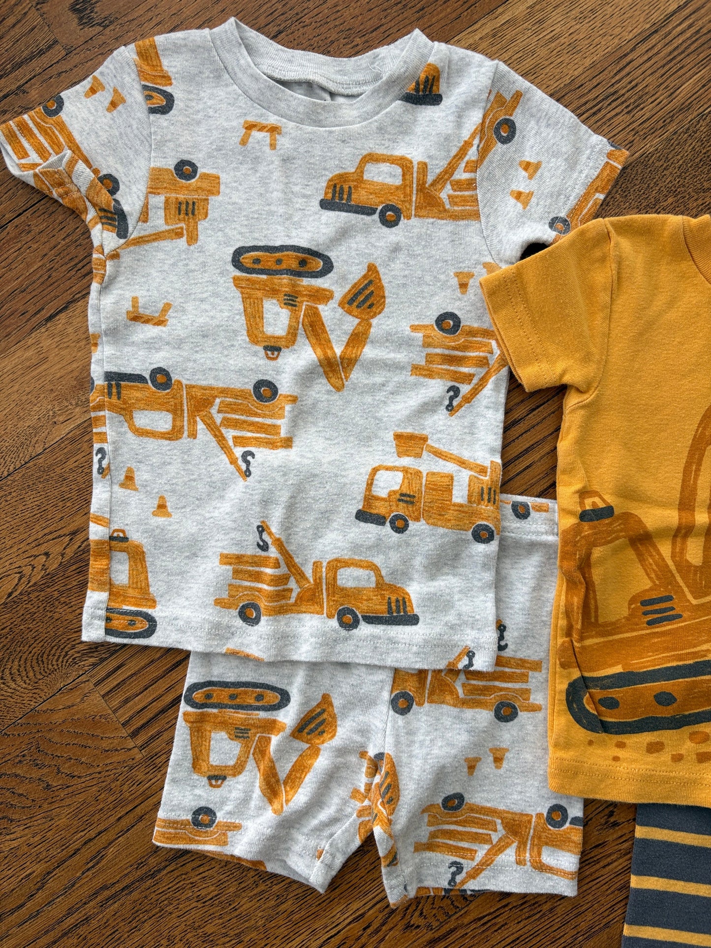 #103 • Boys • 18m • Carter's • Construction Two Piece Short Sleeved Pajamas Bundle x2