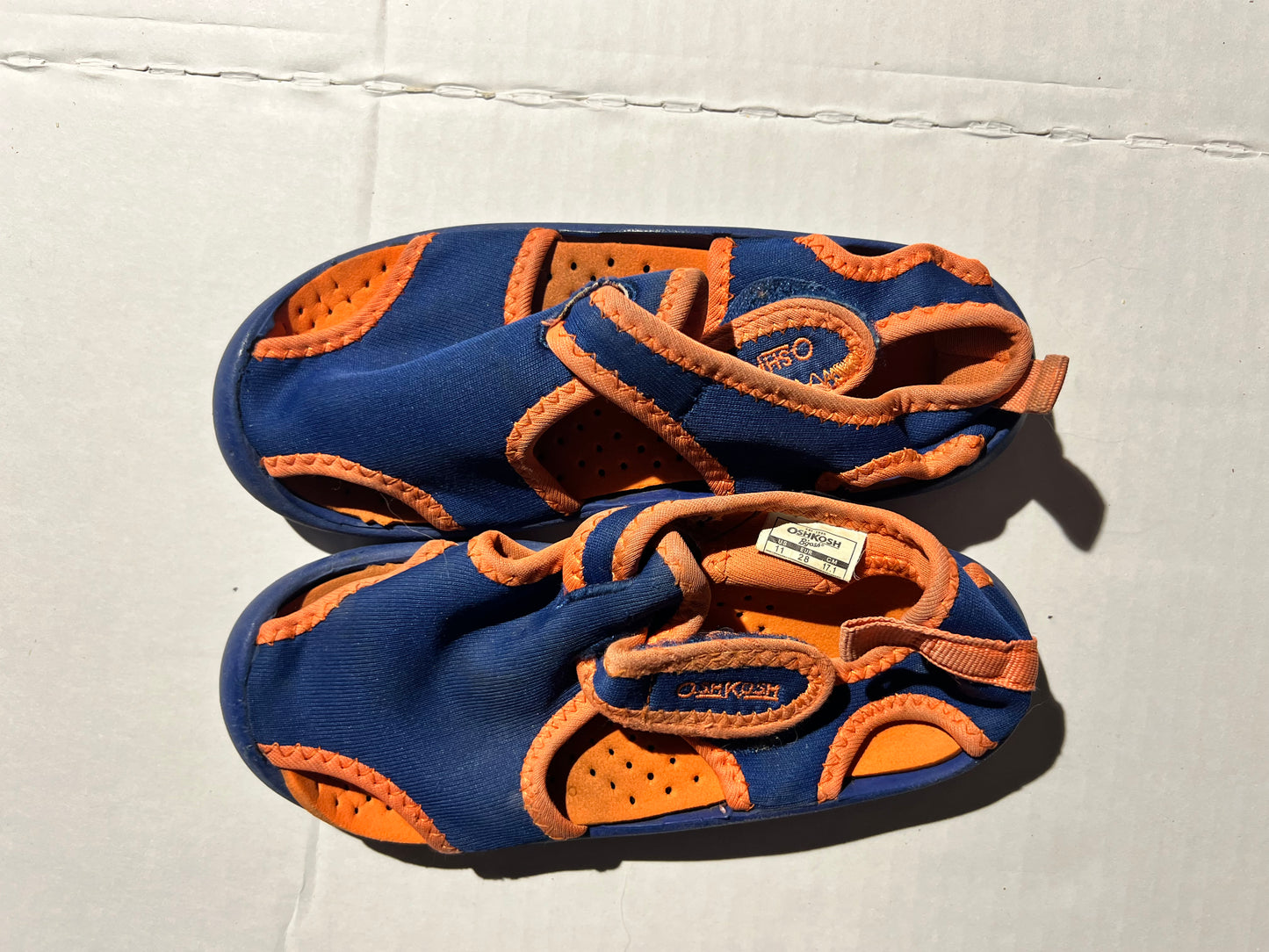 #100 Boys 11 Oshkosh Water Shoes