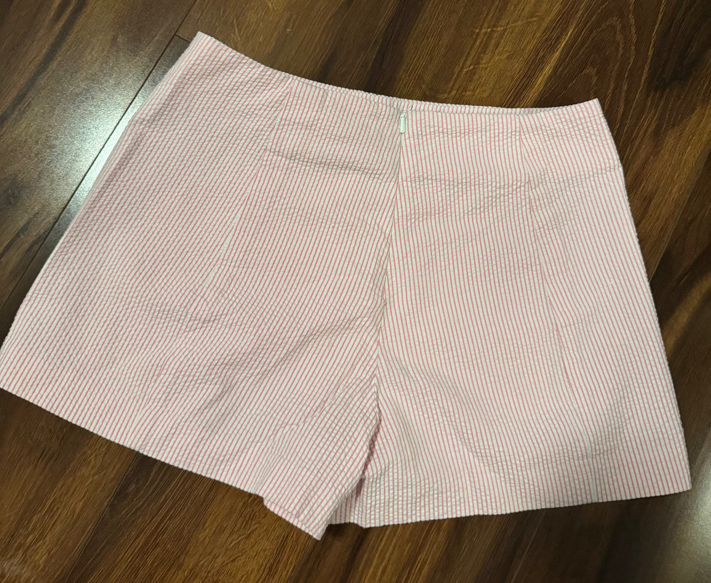 Seller #144 Lilly Pulitzer Seersucker Pink & White Skort - Size 2