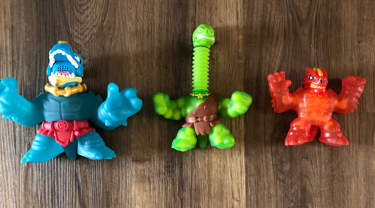 #137 Goo Jit Zu figures