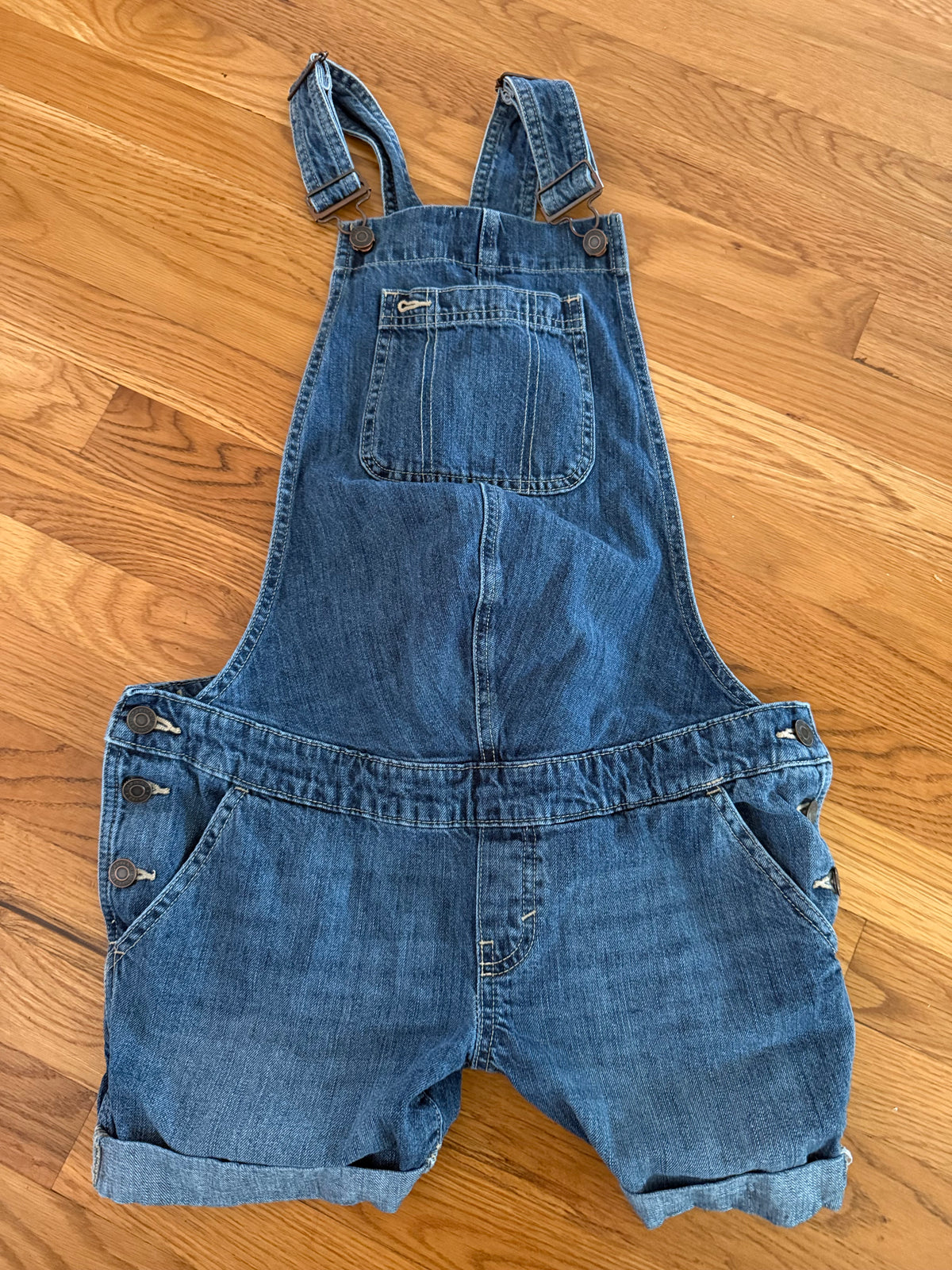 Seller #152 - Gap women’s XS maternity overalls