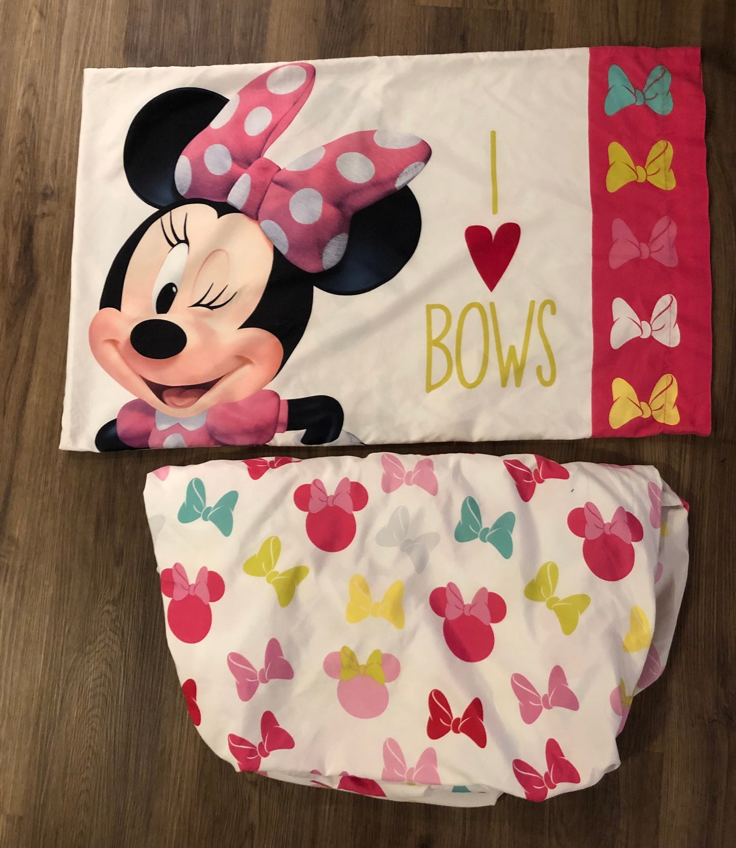 #82 Minnie Mouse twin sheet set