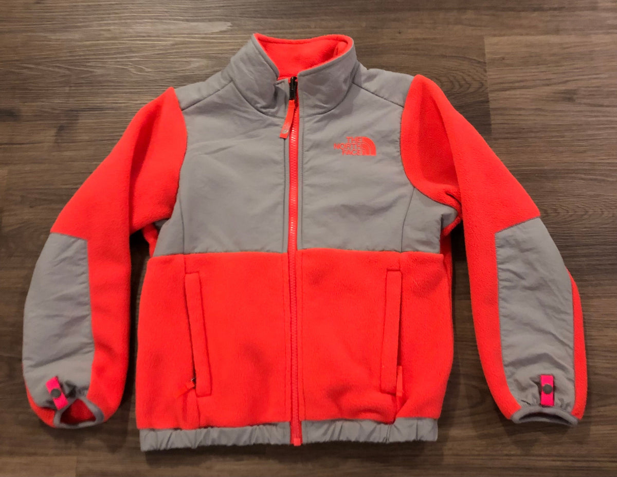 #137 The North Face jacket girls size xs(6)