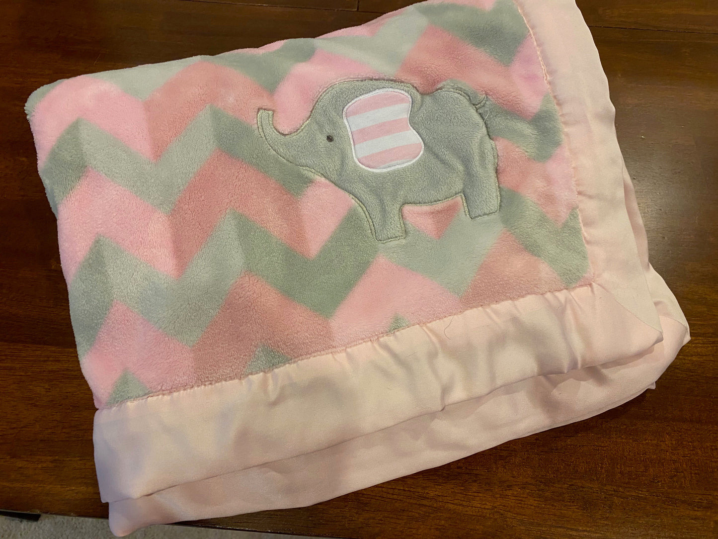 179 Pink/Grey Elephant Baby Blanket