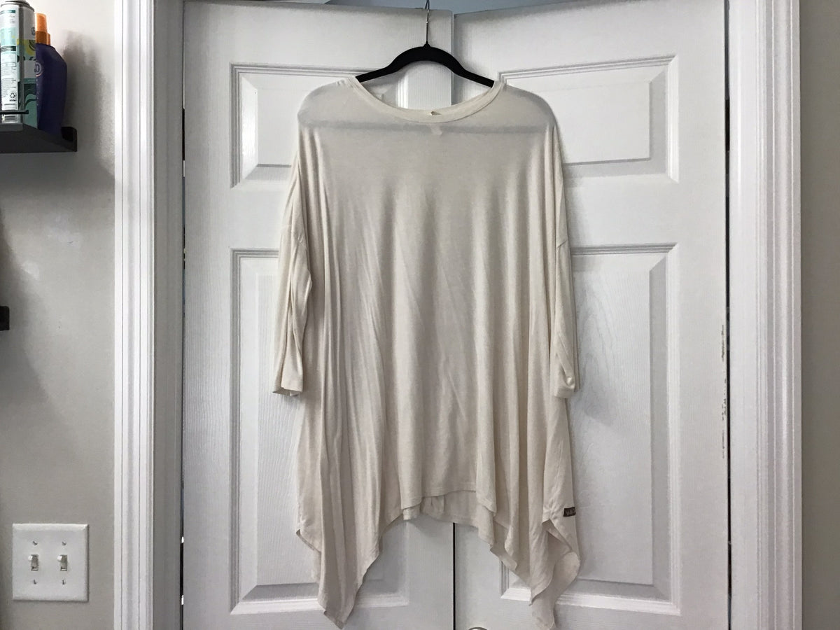 #90: Matilda Jane Women’s Ivory Handkerchief Hem Tunic Top Size Large