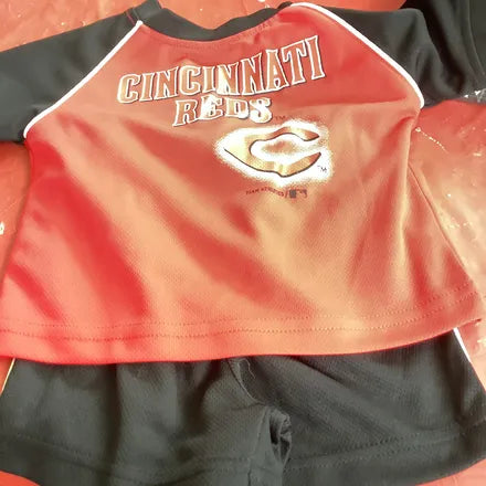 Seller #223 - 12 months Reds outfit