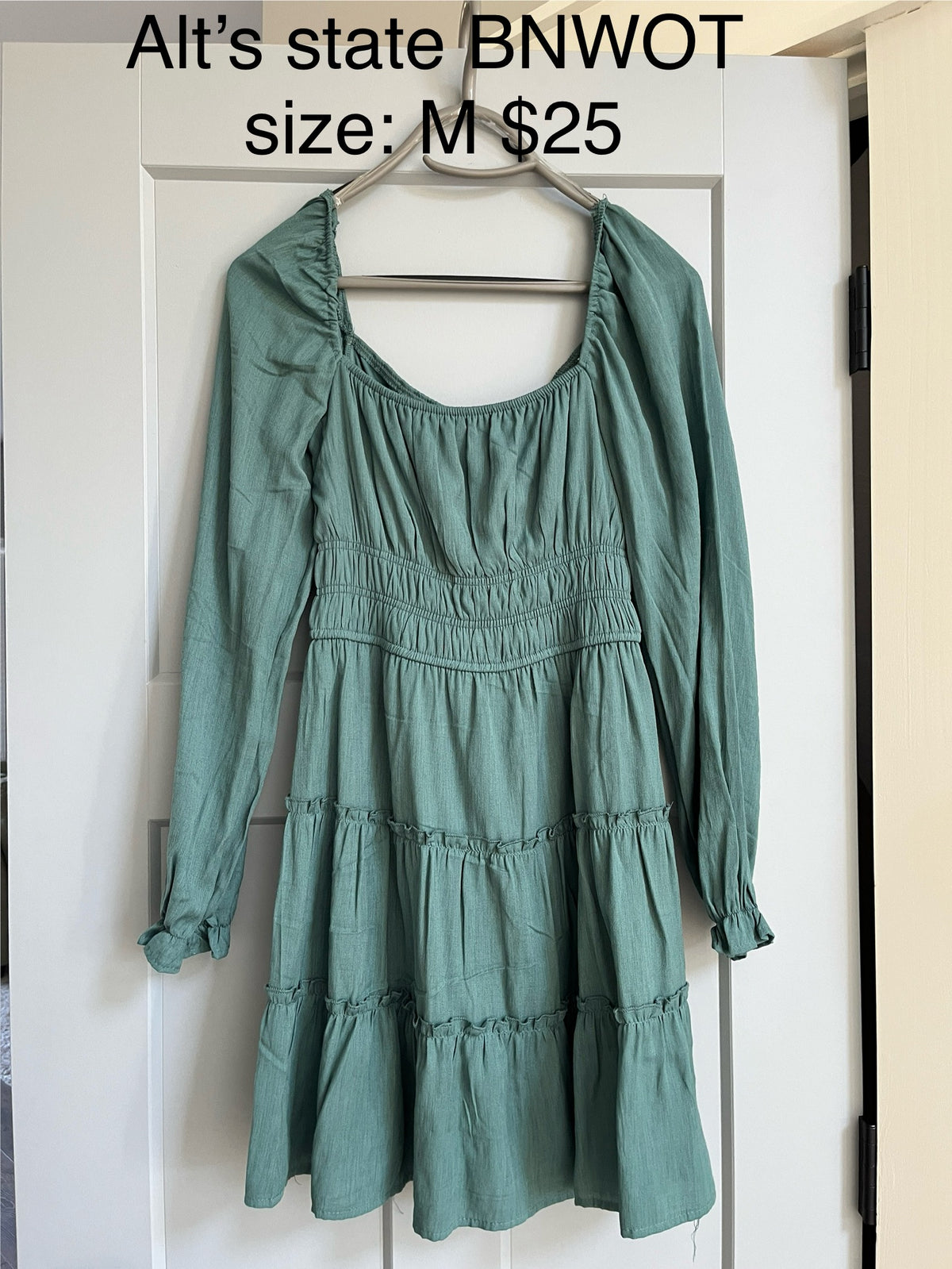 135 Alt'd State Size M BNWOT green dress