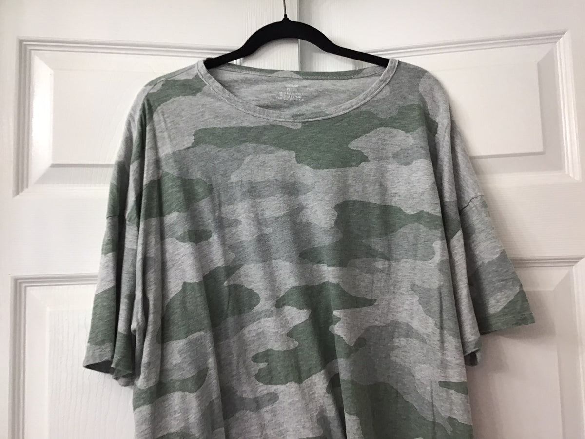 #90: Aerie Women’s Green & Gray Camo Oversized T-Shirt Size XL