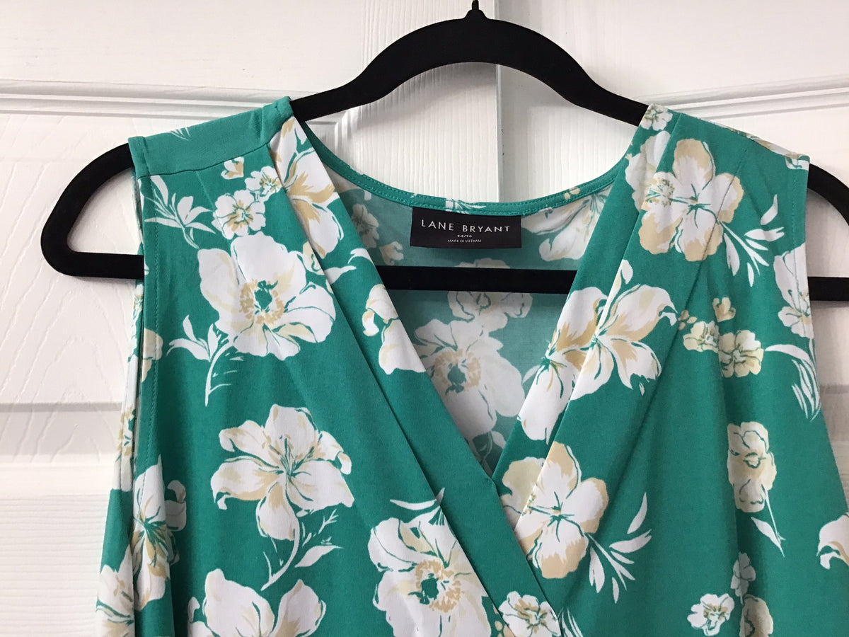#90: Lane Bryant Women’s Green Floral Sleeveless Blouse Size 14-16