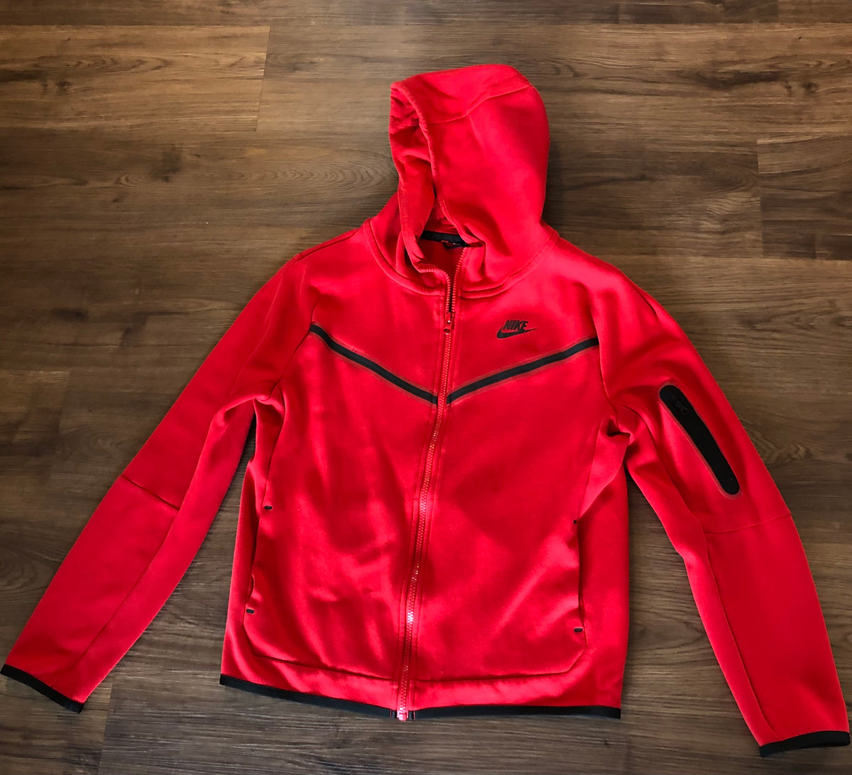 #137 Nike zip up hoodie XL (tags cut out)