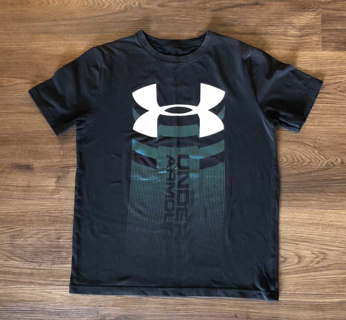 #137 Under Armour youth large t-shirt