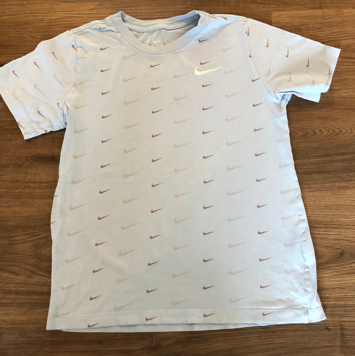 #137 Nike youth large t-shirt