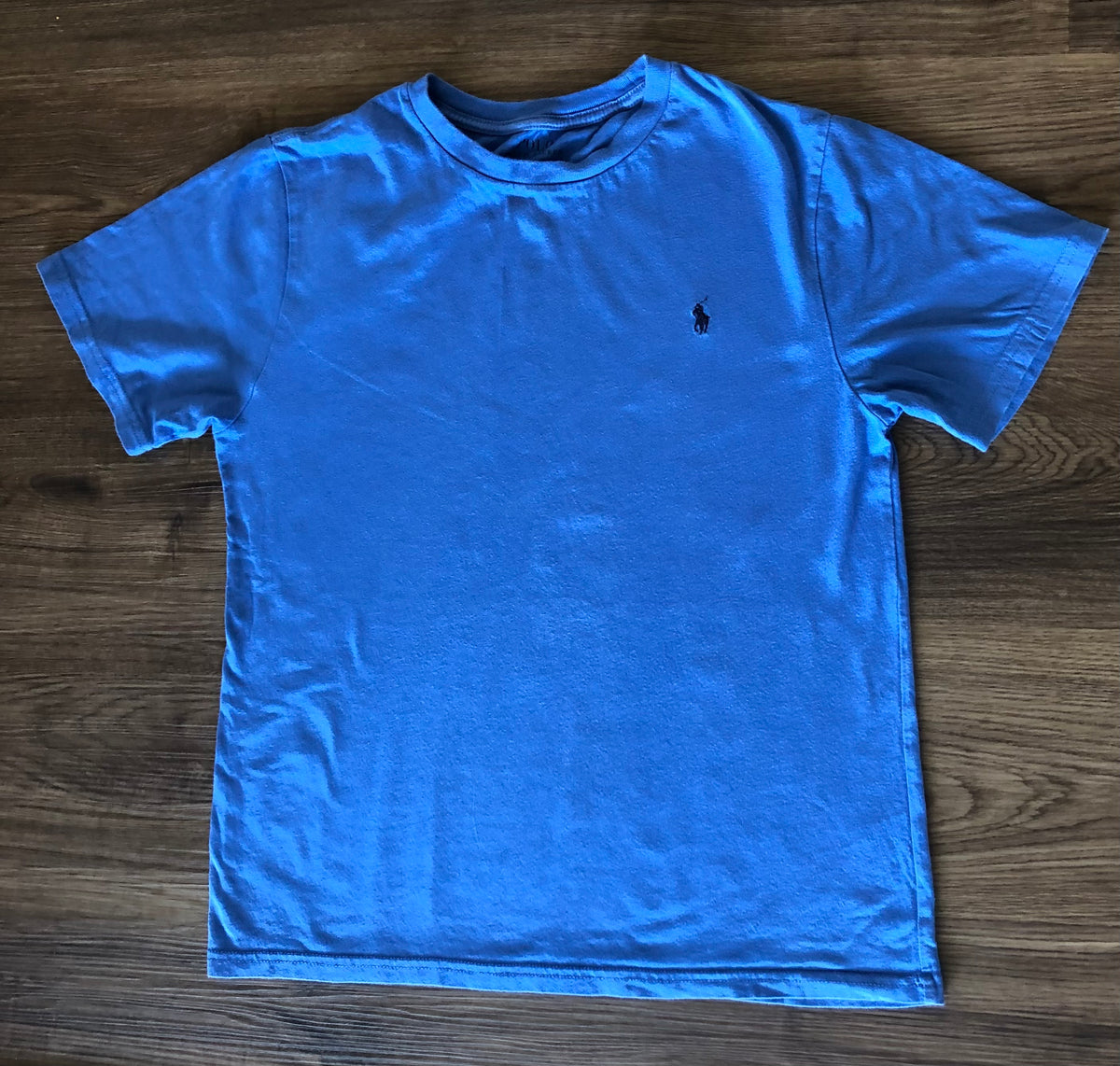#137 Polo youth large tshirt