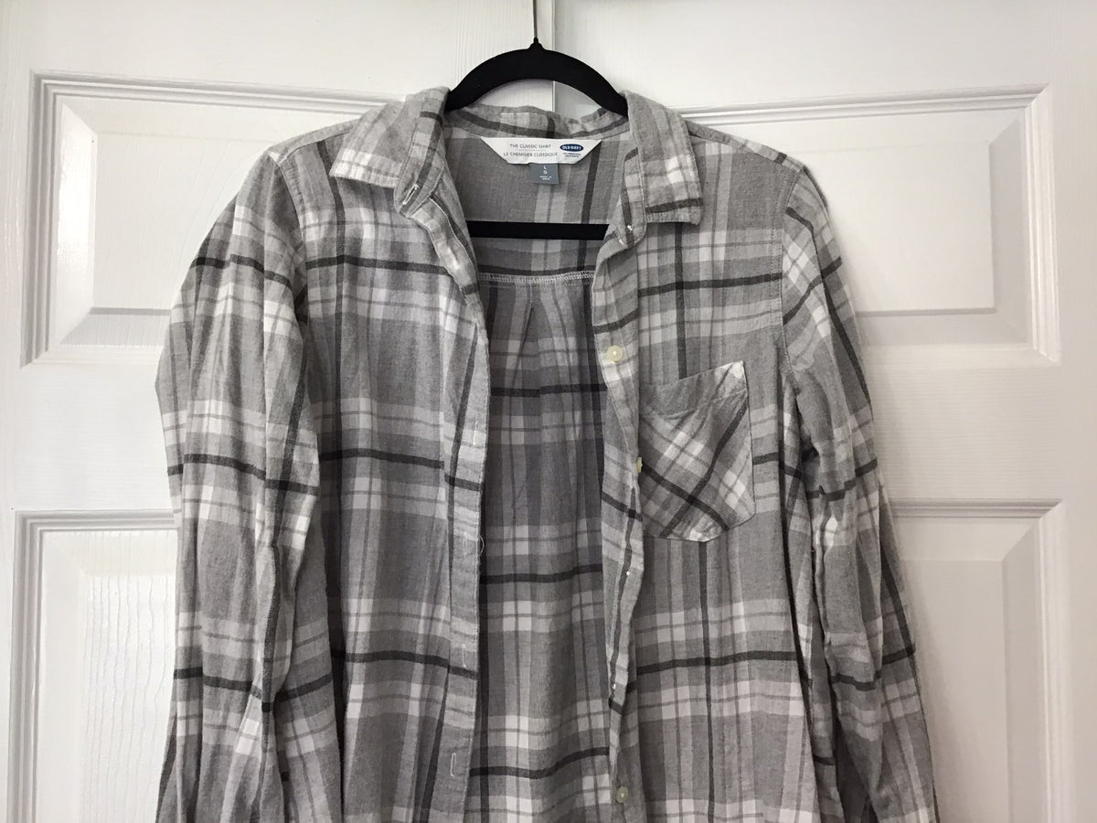 #90: Old Navy Gray Plaid Button-Down Shirt Size Large