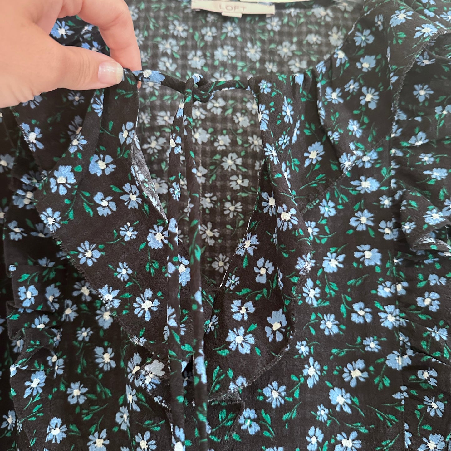 Seller 147 | Women’s XL | Loft long sleeve top | floral